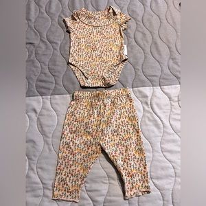 Tahari Baby 0-3 Months 2ps Set